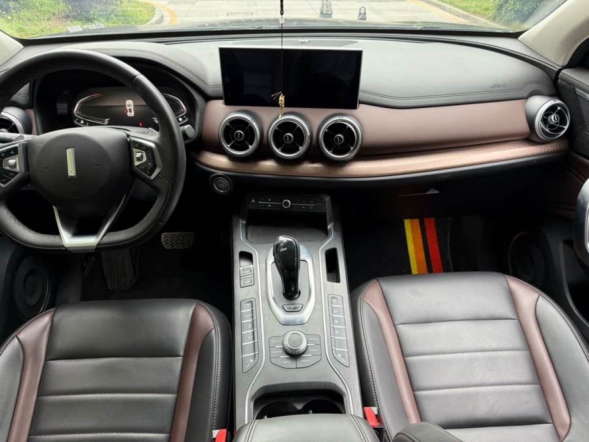WEY VV5  2019款 升級(jí)款 2.0T 兩驅(qū)超豪型圖片