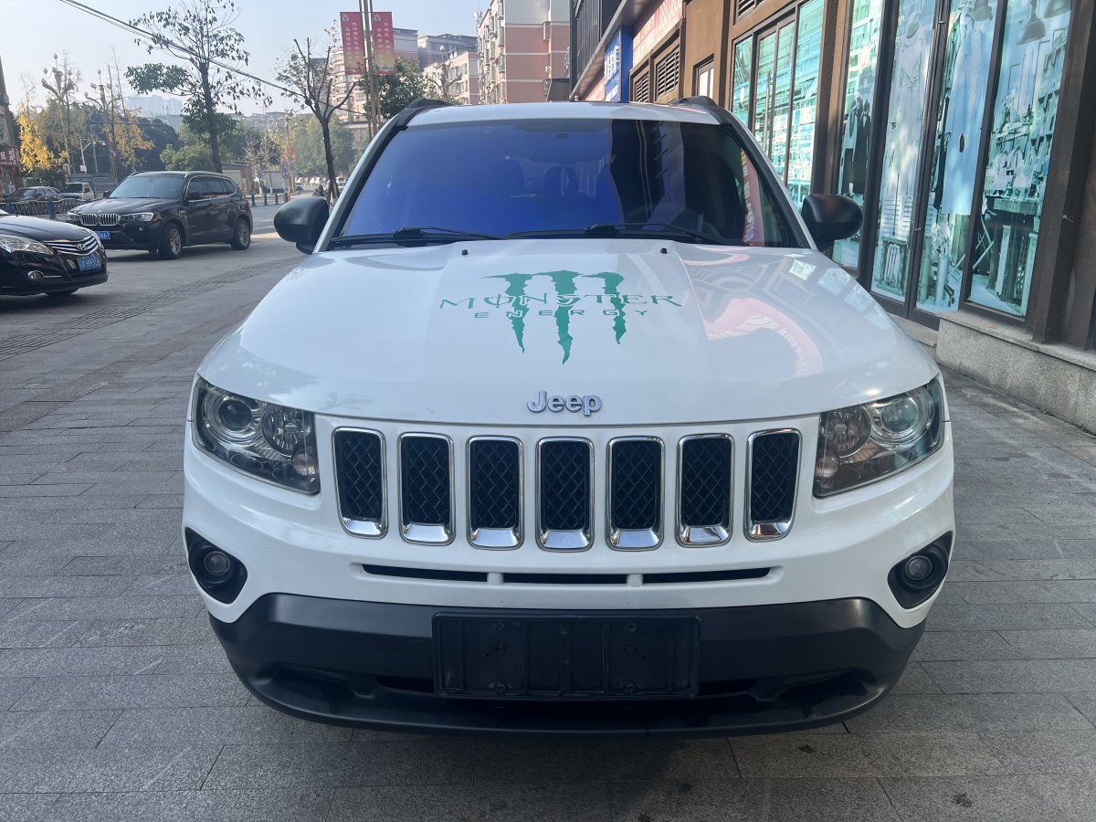 Jeep 指南者  2014款 2.4L 四驅(qū)運動版圖片