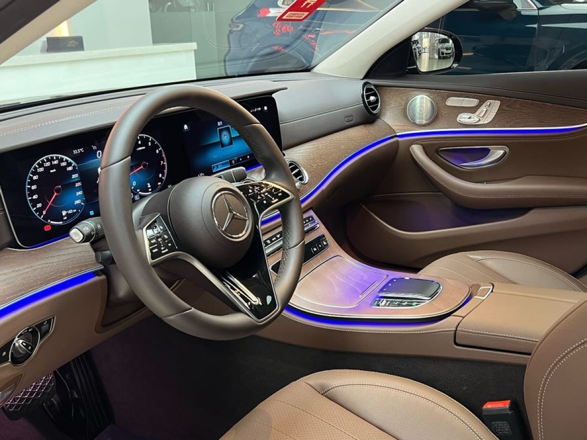 奔馳 奔馳E級  2023款 改款 E 300 L 豪華型圖片