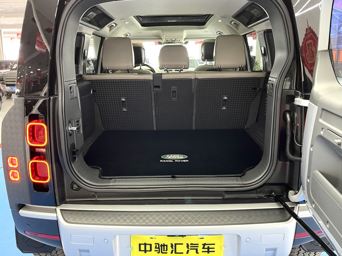 路虎 衛(wèi)士  2020款 110 P400 暗黑特別版圖片