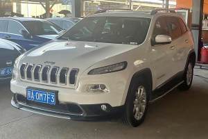 自由光 Jeep 2.0L 優(yōu)越版