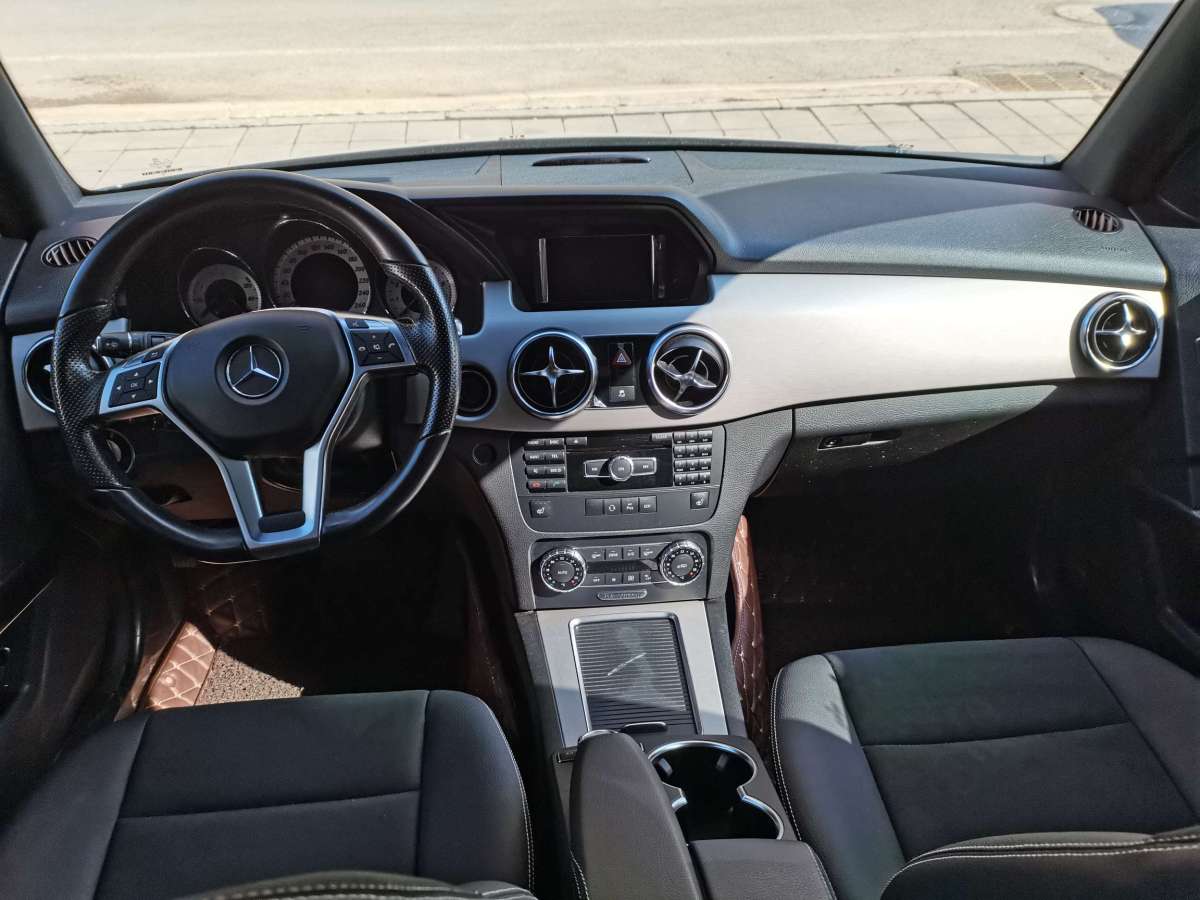 2015年7月奔驰 奔驰GLK级  2015款 GLK 260 4MATIC 动感型 极致版