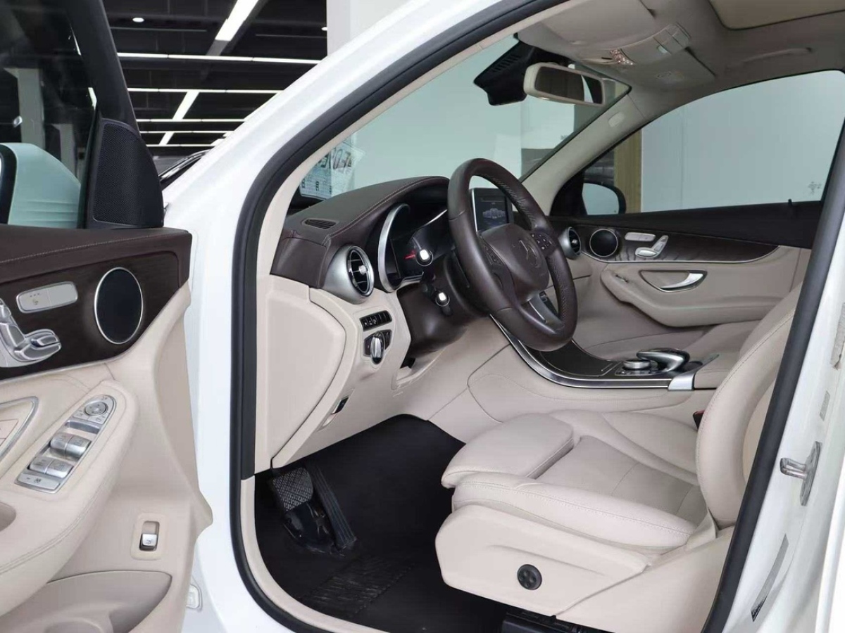 2016年10月奔馳 奔馳GLC  2016款 GLC 300 4MATIC 動感型