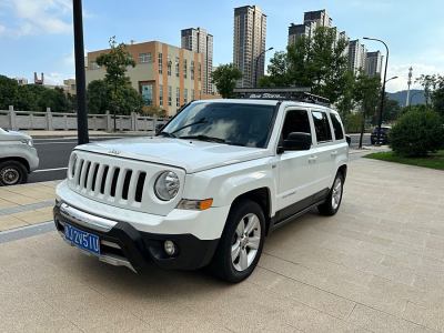 2012年12月 Jeep 自由客(进口) 2.4 豪华导航版图片