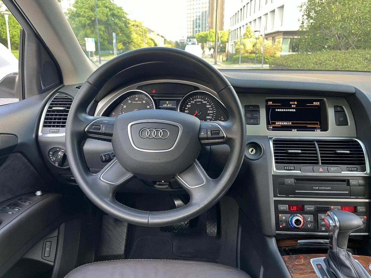 奧迪 奧迪Q7  2014款 35 TFSI 進(jìn)取型圖片