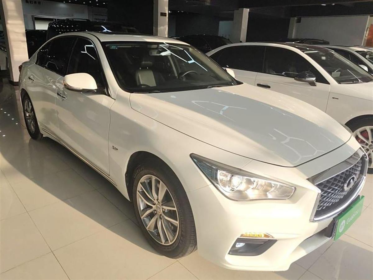 英菲尼迪 Q50L  2022款 2.0T 舒適版圖片