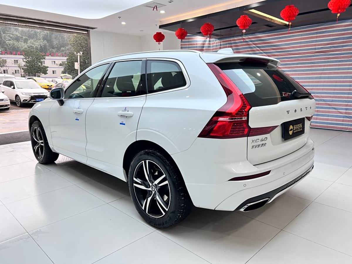 沃爾沃 XC60  2019款 T5 四驅(qū)智遠(yuǎn)運(yùn)動(dòng)版 國VI圖片