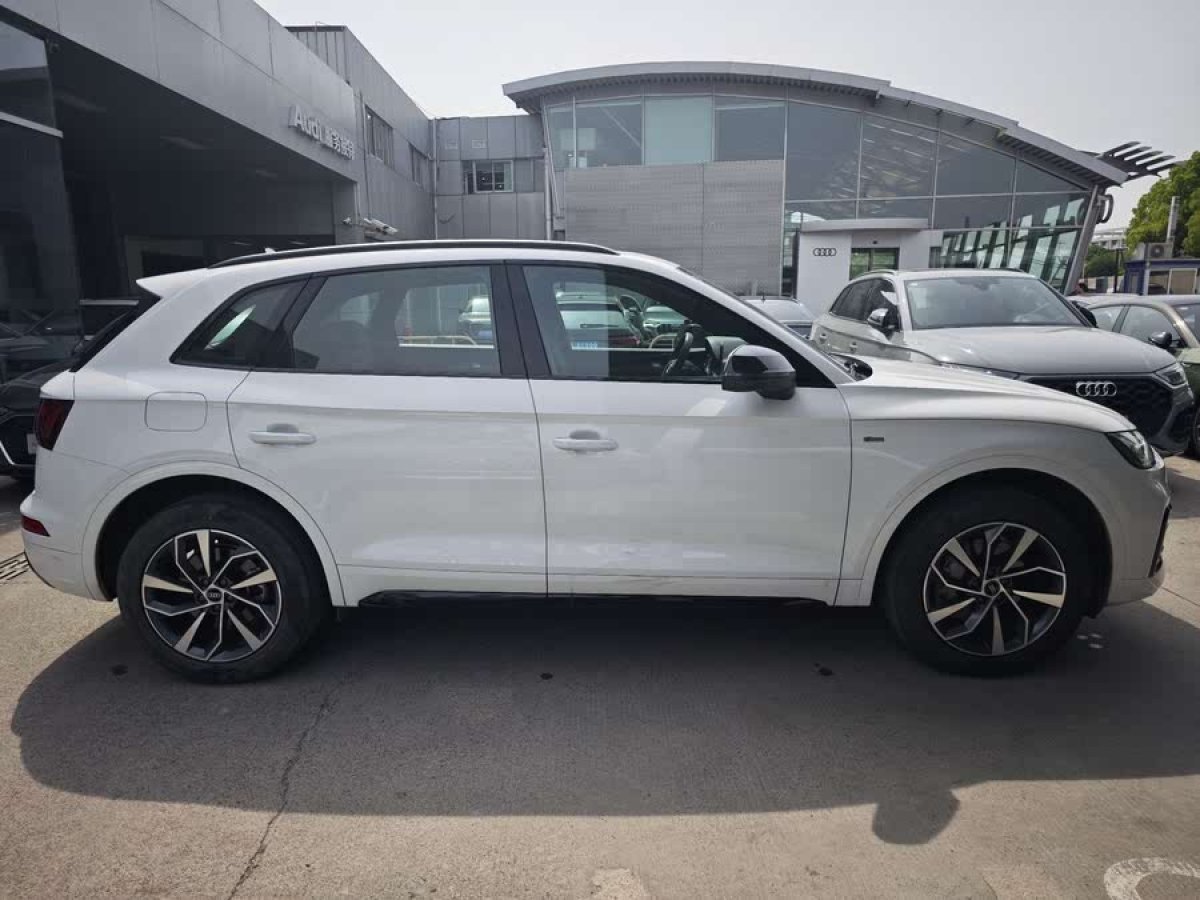 奧迪 奧迪Q5L  2023款 40T 豪華動感型圖片
