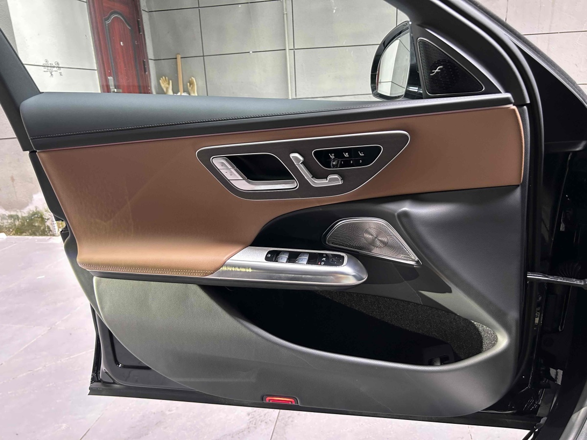 2025年3月奔馳 奔馳E級(jí)  2024款 E 300 L 豪華型
