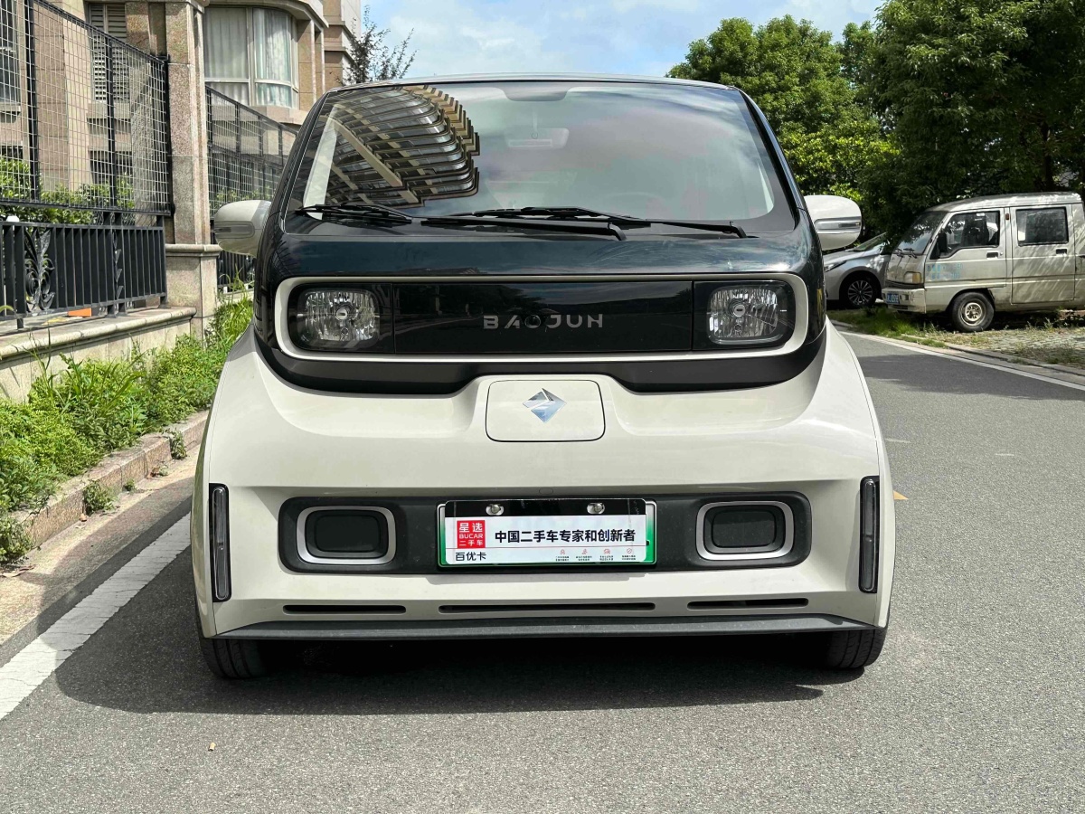 寶駿 寶駿KiWi EV  2022款 設(shè)計(jì)師輕享版 三元鋰圖片