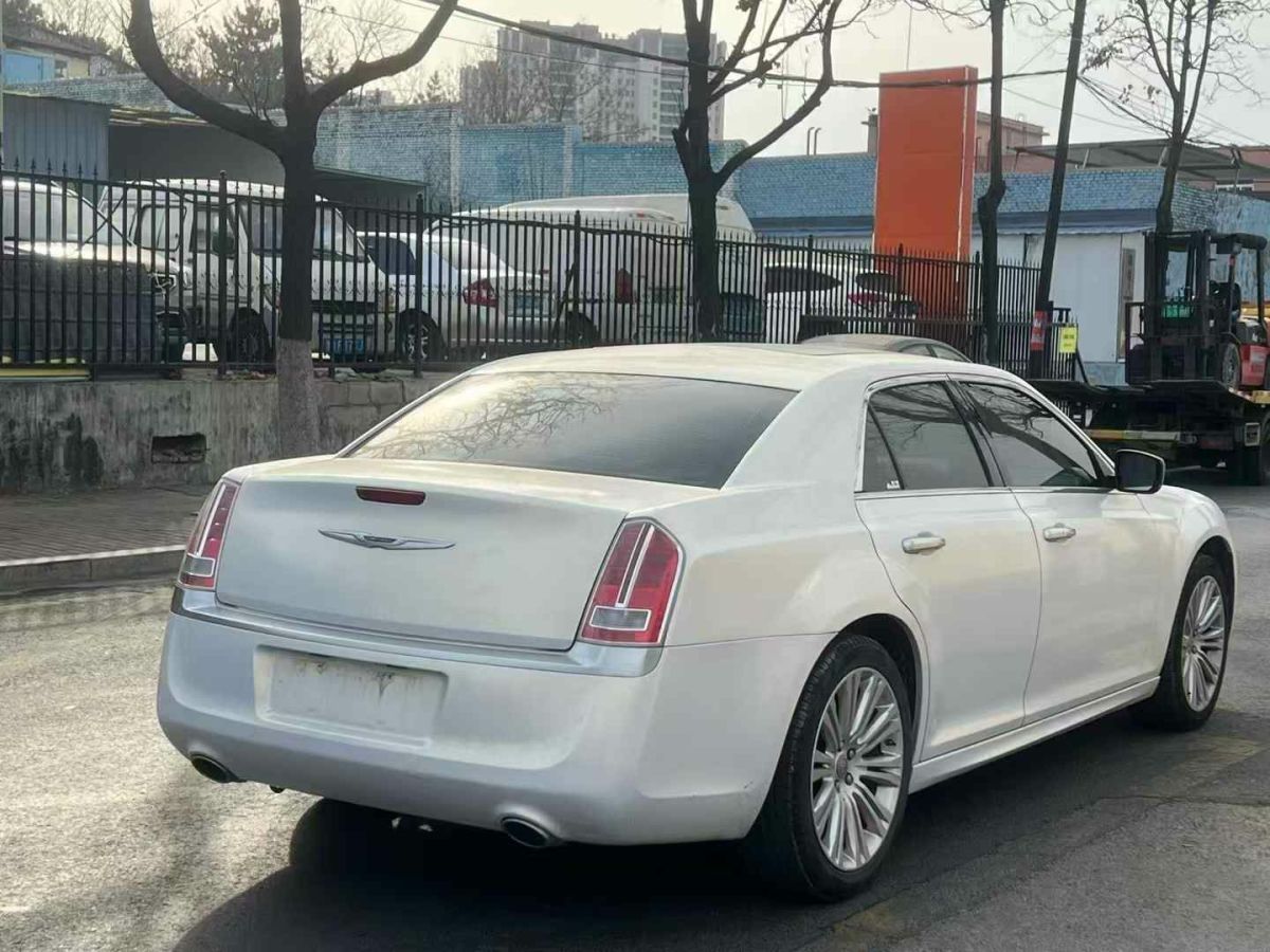 克萊斯勒 300C 圖片