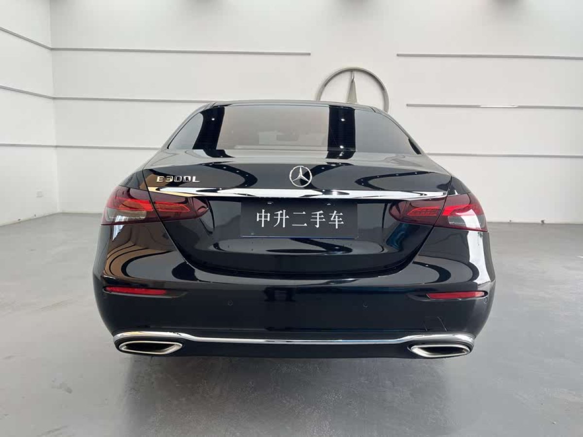 奔馳 奔馳E級(jí)  2022款 改款 E 300 L 豪華型圖片