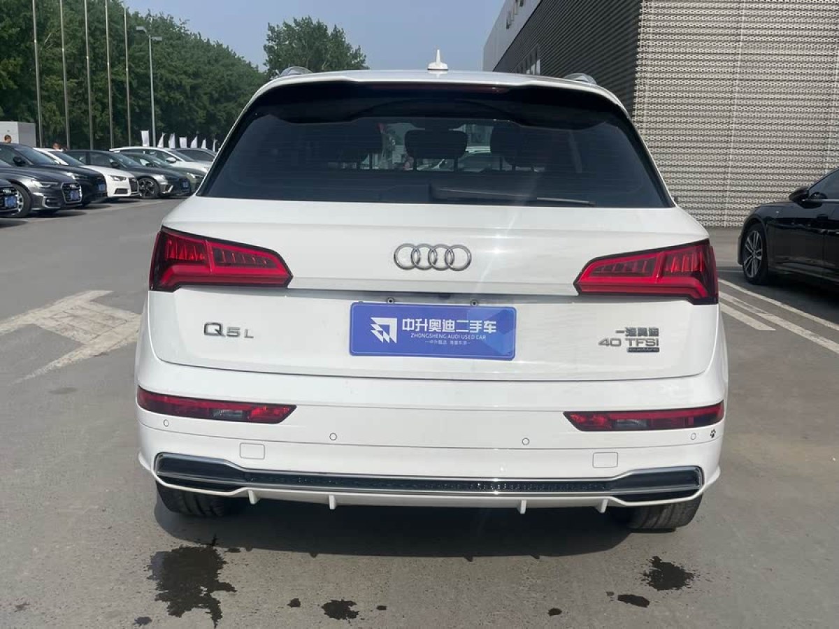 奧迪 奧迪Q5L  2018款  40 TFSI 榮享時(shí)尚型 國VI圖片