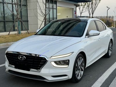 2021年3月 現(xiàn)代 名圖 1.8L CVT尊貴版LUX圖片