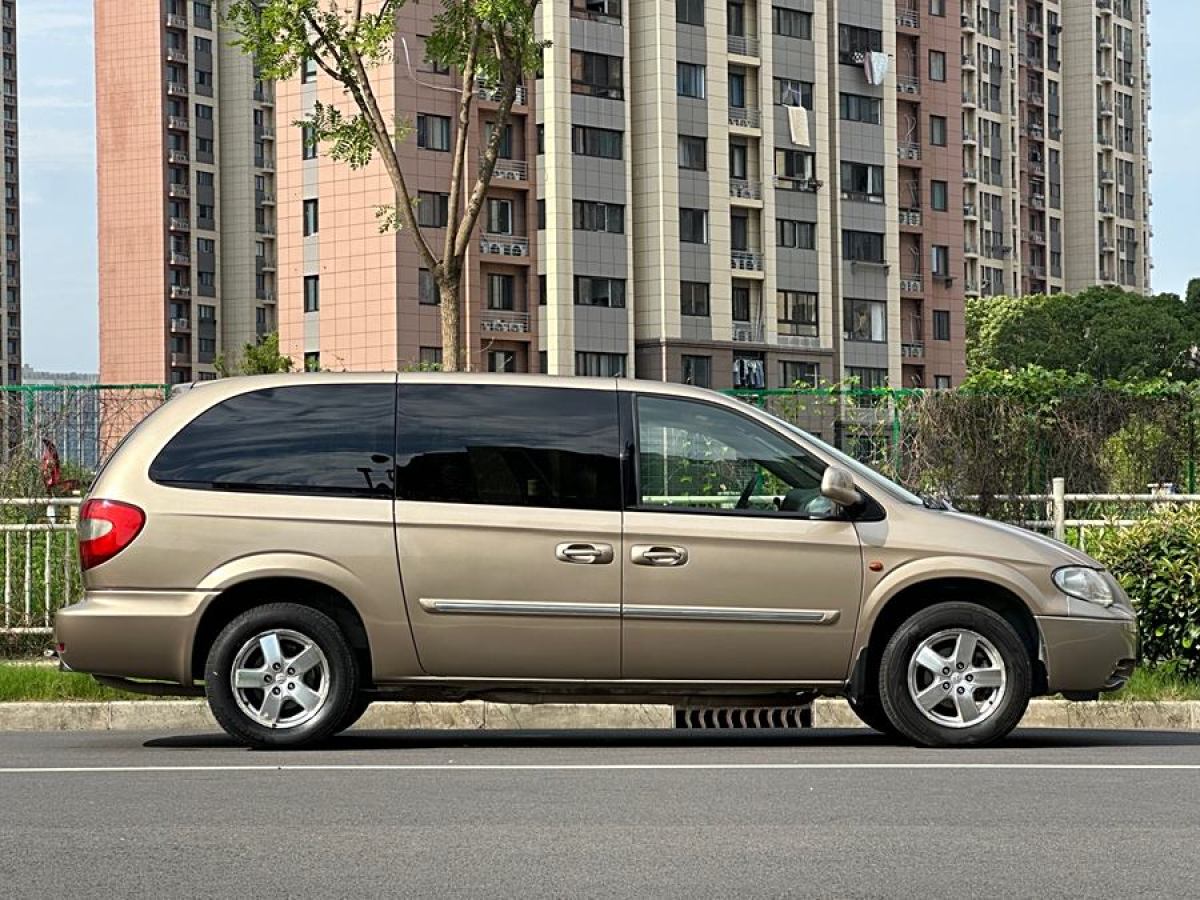 道奇 凱領(lǐng)  2007款 3.0L 至尊版圖片