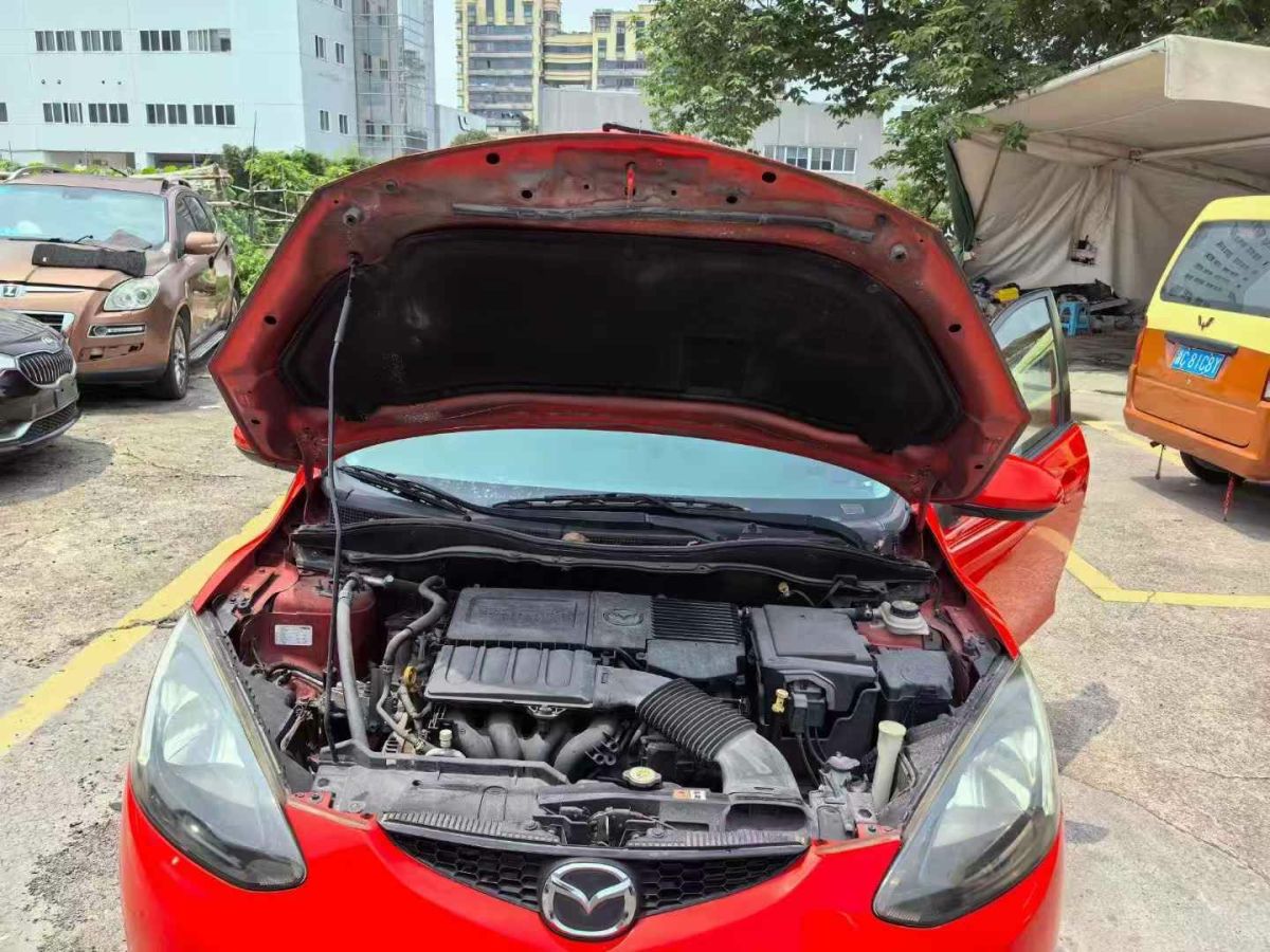 馬自達(dá) 馬自達(dá)3  2010款 1.6L 自動經(jīng)典時(shí)尚型圖片