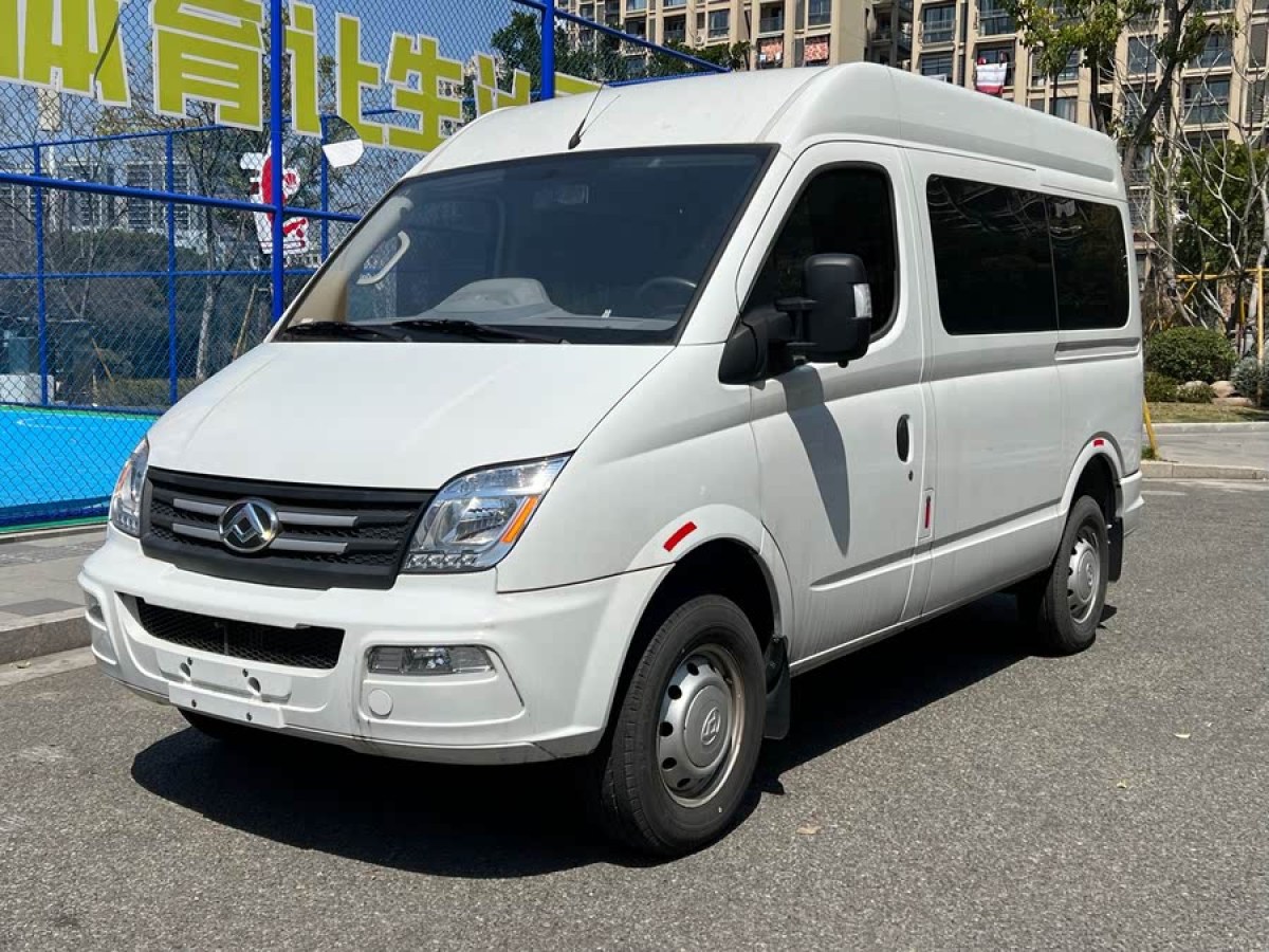 上汽大通 V80  2021款 2.0T PLUS 手動城市版短軸超低頂5/6座圖片