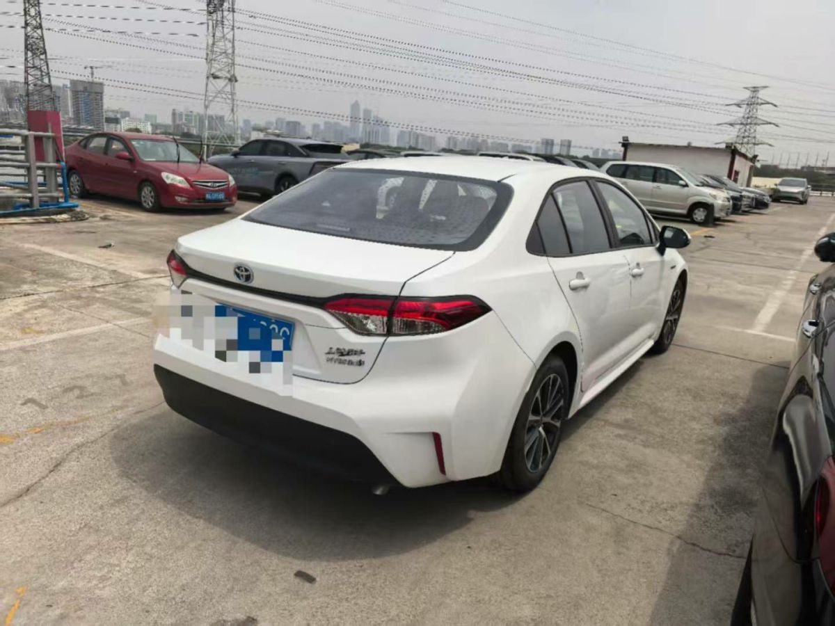 豐田 凱美瑞  2025款 雙擎 2.0HG 光輝版圖片
