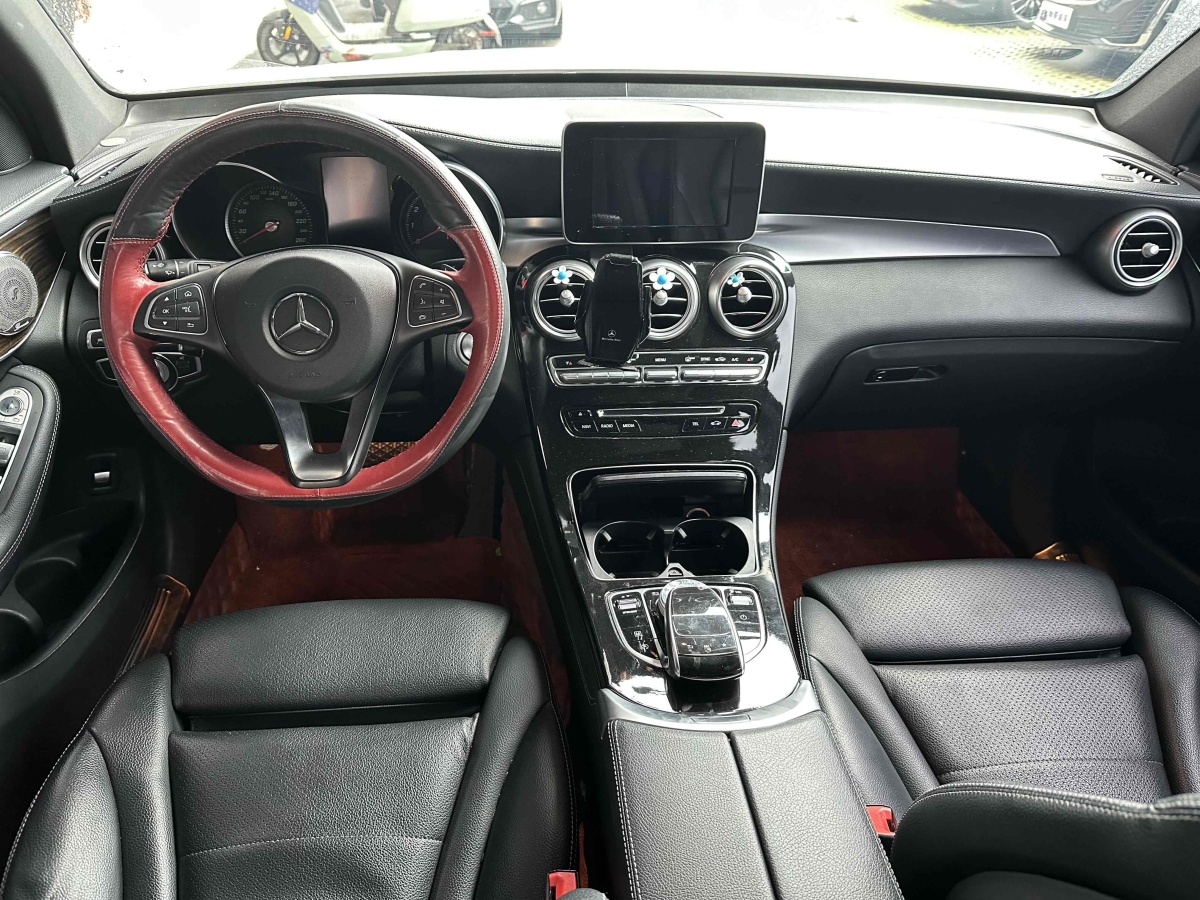 2017年10月奔驰 奔驰GLC  2018款 改款 GLC 260 4MATIC 豪华型
