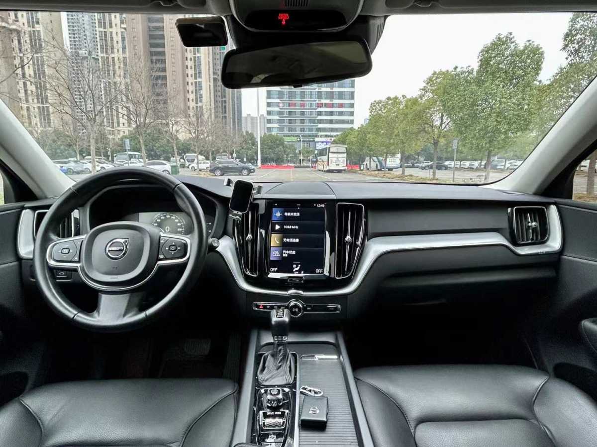 沃爾沃 XC60  2019款 T5 四驅(qū)智逸版圖片