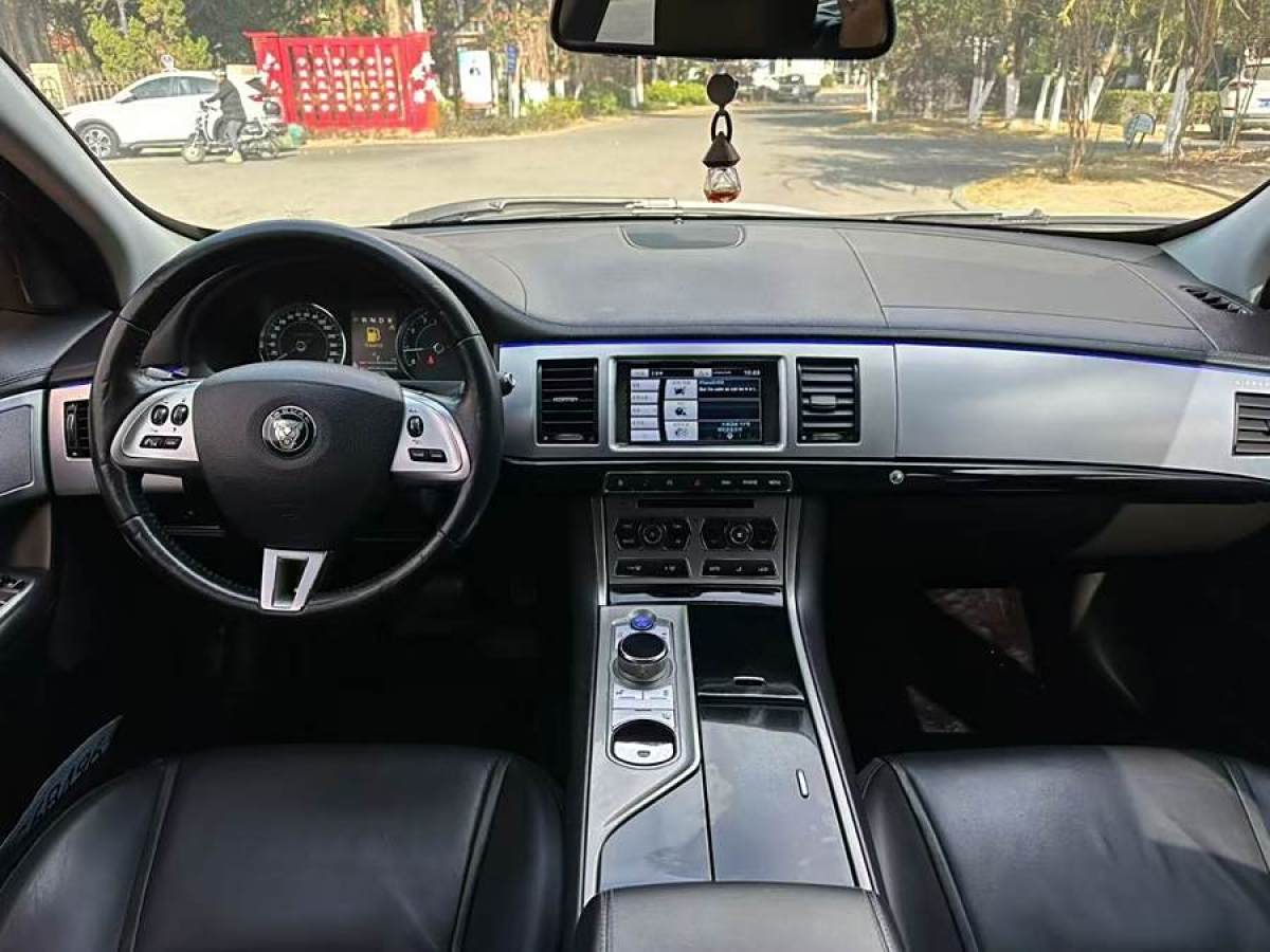 捷豹 XF  2015款 XF 2.0T Sportbrake 豪華版圖片