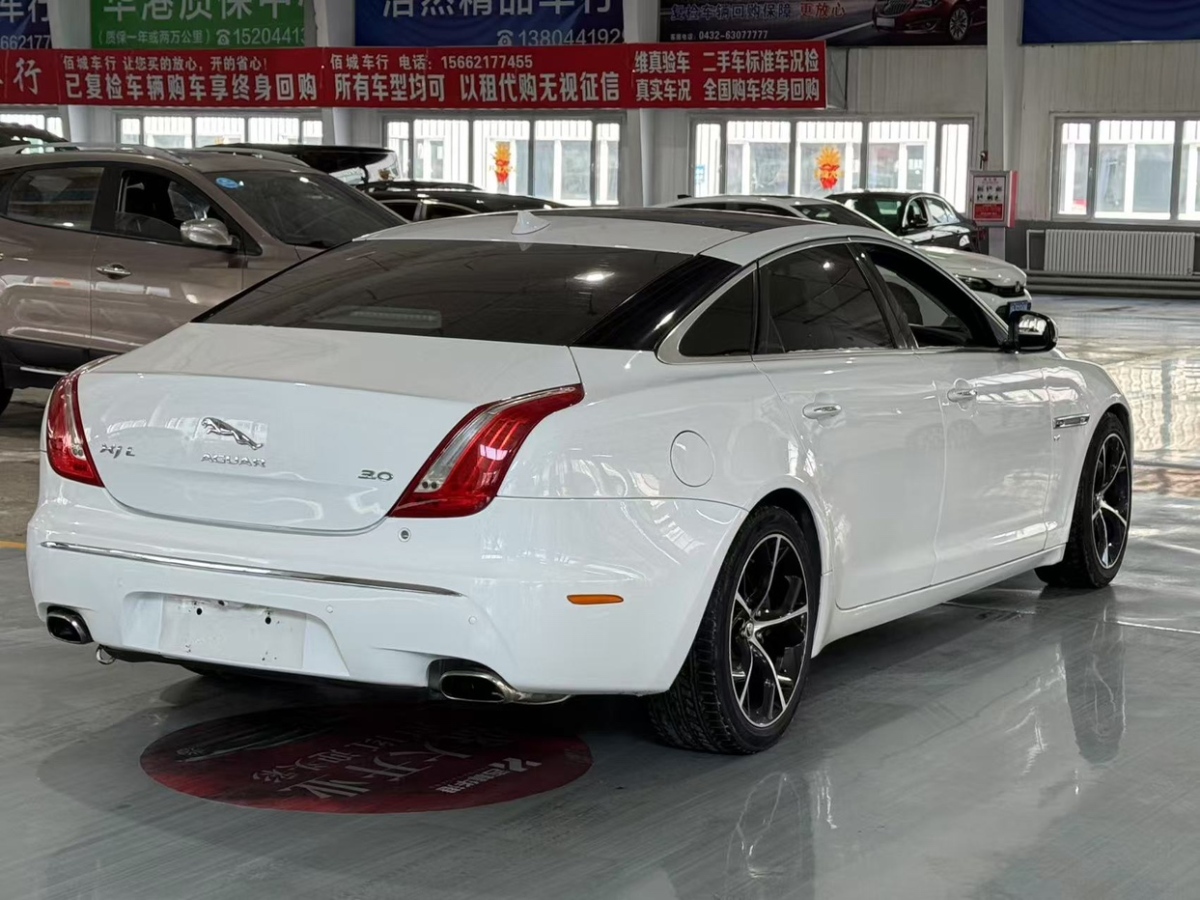 捷豹 XJ  2014款 XJL 3.0 SC 兩驅(qū)全景商務(wù)版圖片