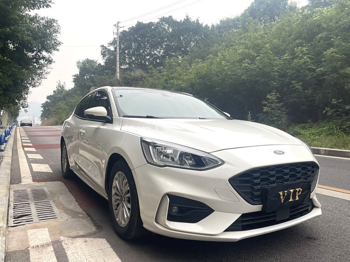 福特 ?？怂? 2020款 三廂 EcoBoost 180 自動(dòng)鋒潮型圖片