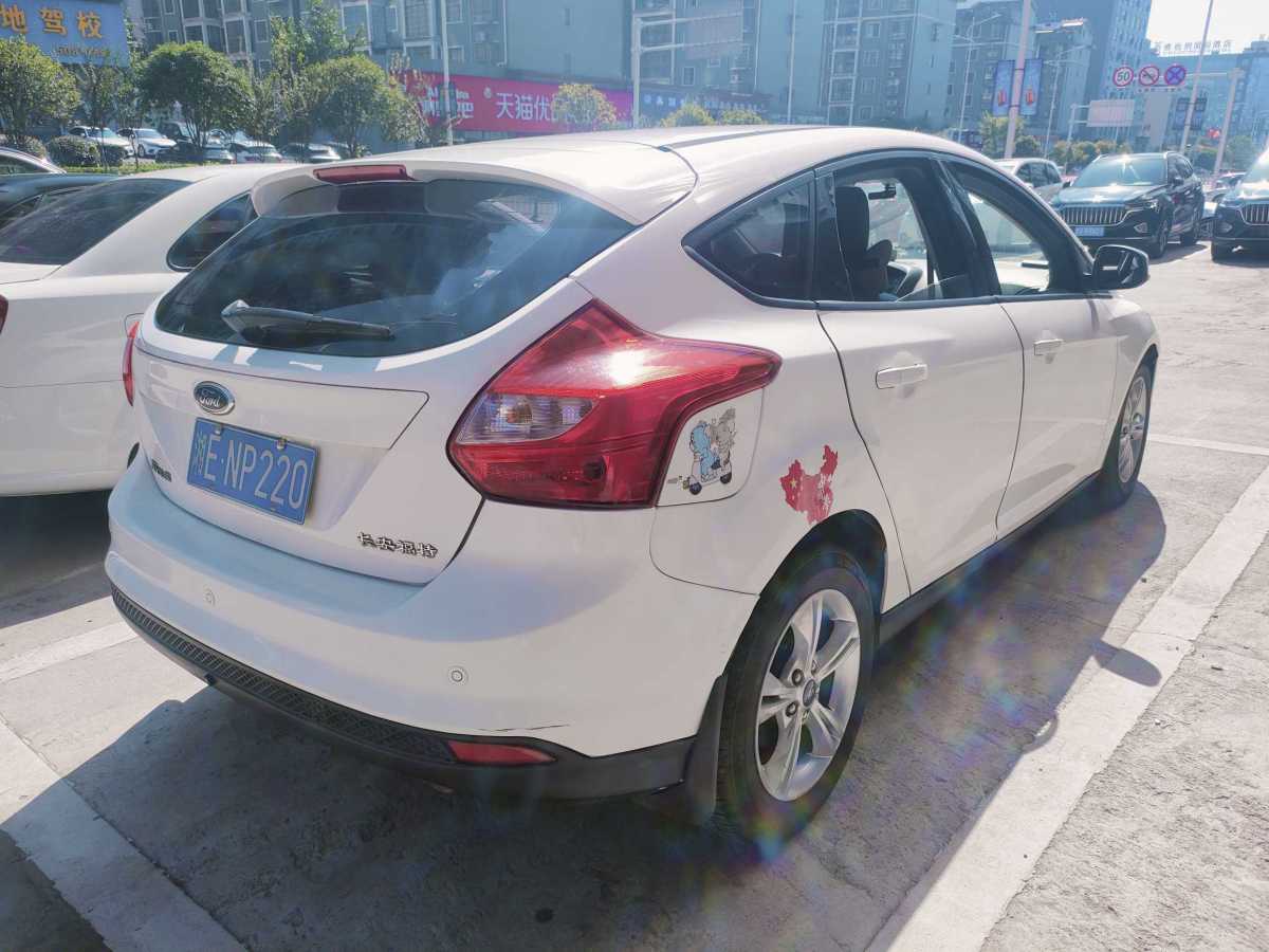 福特 ?？怂? 2012款 兩廂 1.6L 自動風(fēng)尚型圖片