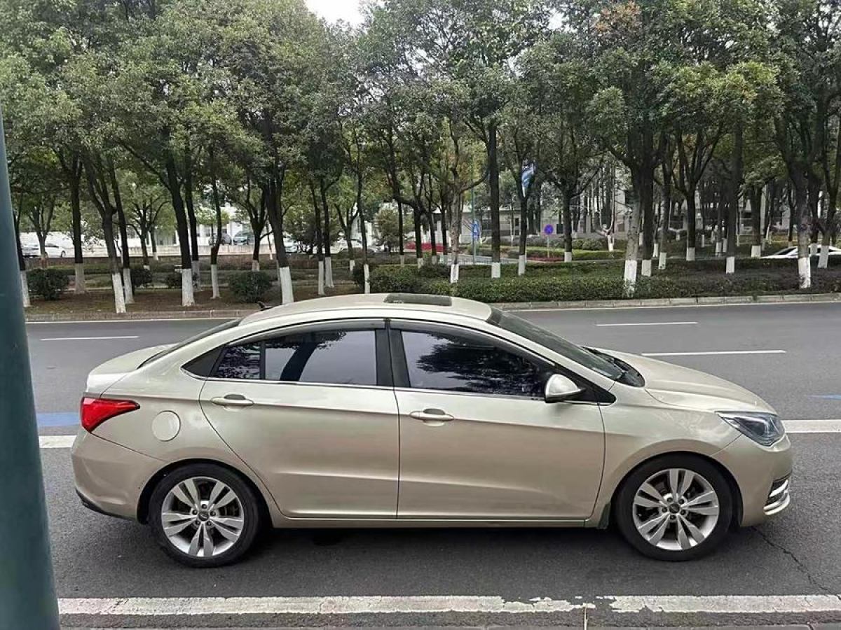 奇瑞 艾瑞澤5  2016款 1.5L CVT領(lǐng)銳版圖片