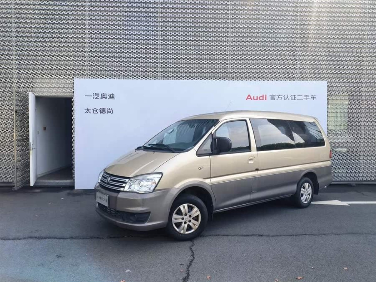 東風(fēng)風(fēng)行 菱智  2019款 改款 M3L 1.6L 7座標(biāo)準(zhǔn)型圖片