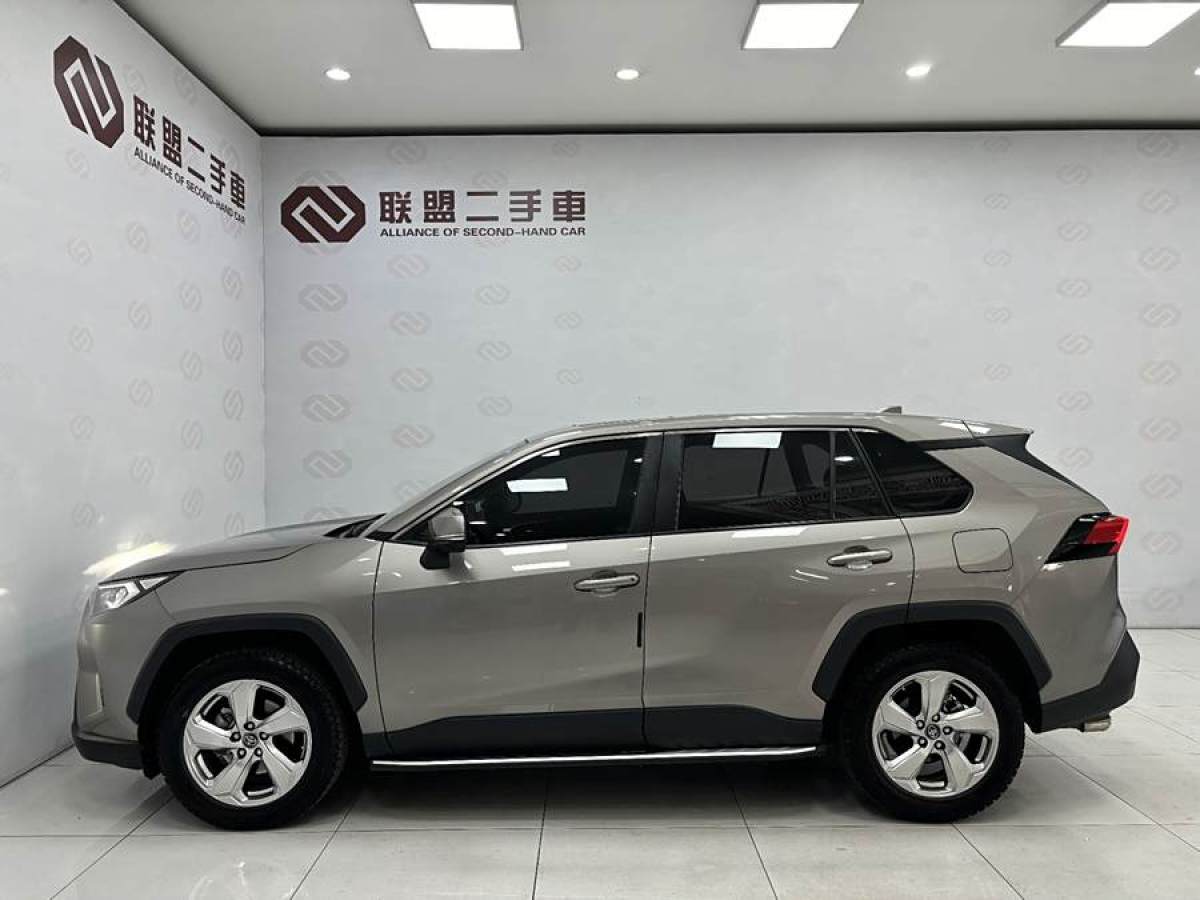 豐田 RAV4榮放  2021款 2.0L CVT兩驅(qū)風(fēng)尚版圖片