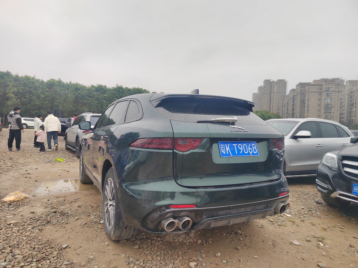 捷豹 F-PACE  2016款 2.0T 兩驅(qū)R-Sport運動版圖片