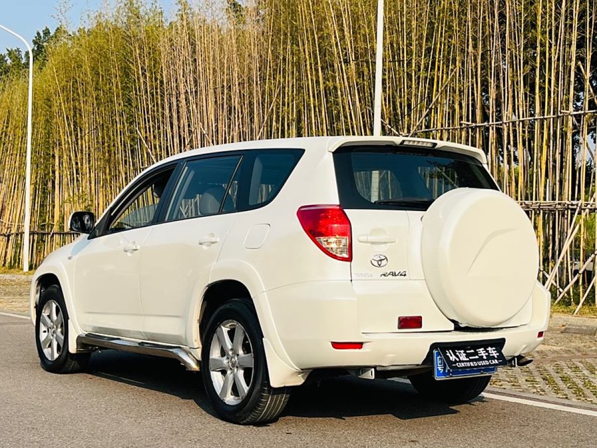 豐田 RAV4  2006款 2.4 標(biāo)準(zhǔn)型圖片