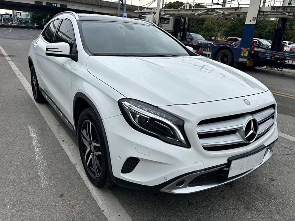 奔馳 奔馳GLA  2017款 GLA 220 4MATIC 時(shí)尚型圖片