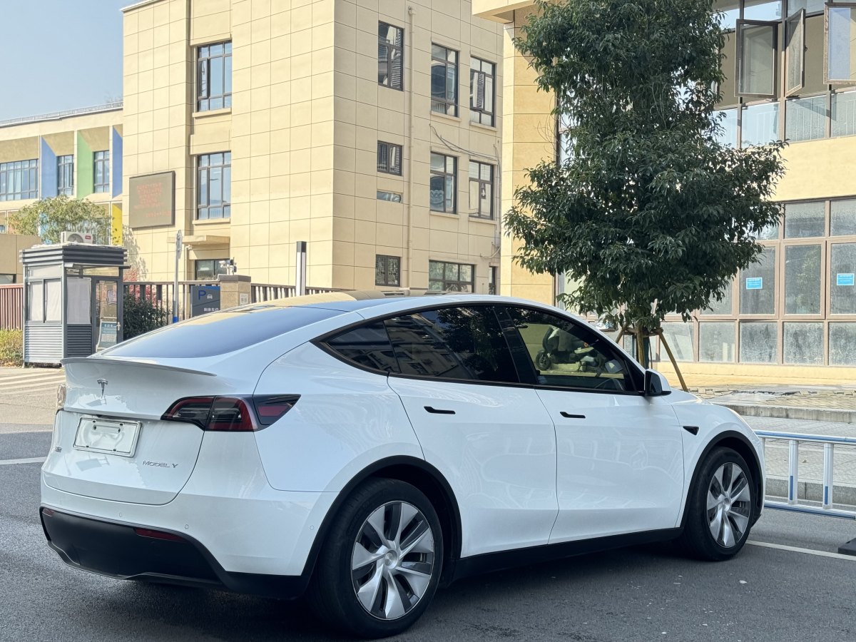 特斯拉 Model 3  2021款 改款 標準續(xù)航后驅(qū)升級版圖片