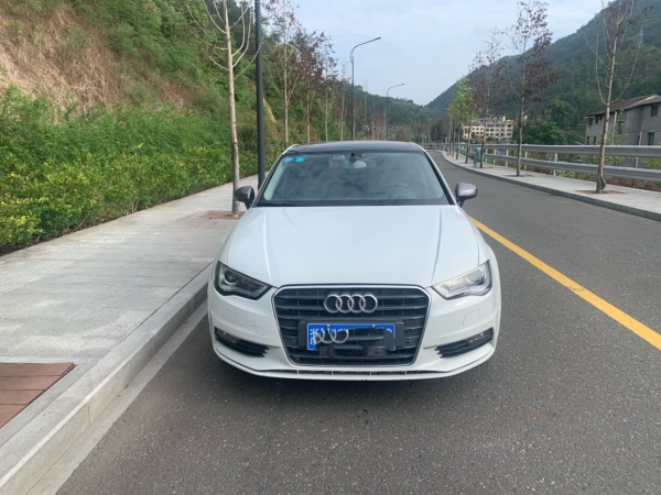 奥迪 奥迪A3  2015款 Sportback 35 TFSI 百万纪念智领型