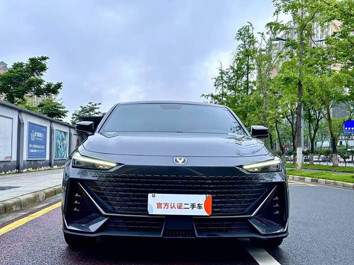 長安 長安UNI-V  2023款 1.5T 尊貴型圖片