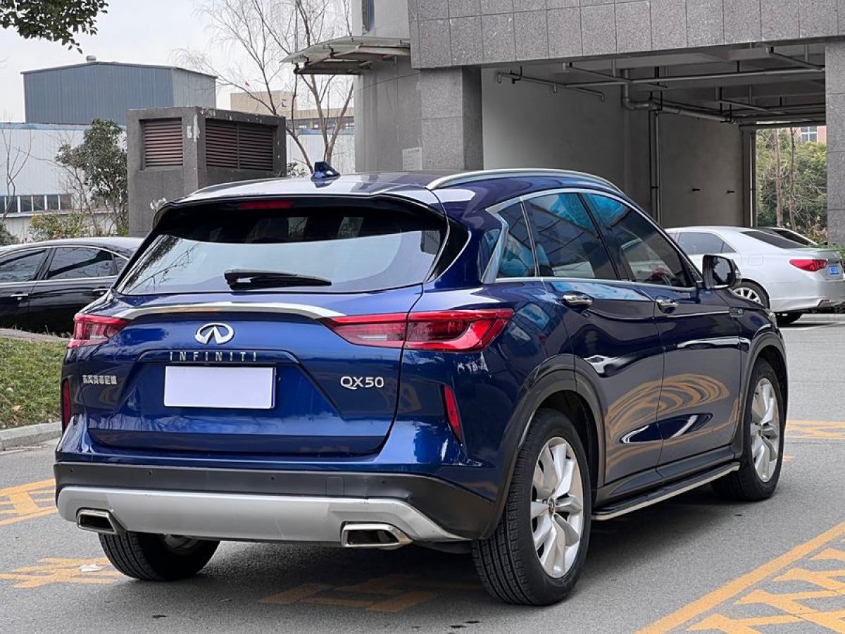 英菲尼迪 QX50  2018款 2.0T 兩驅(qū)時尚版圖片