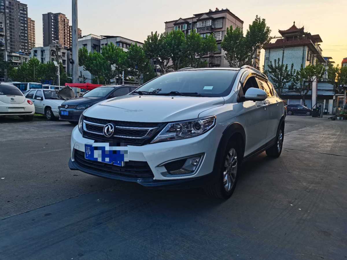 武汉2017年6月东风风神ax32017款领先版15l手动尚酷型白色手动挡