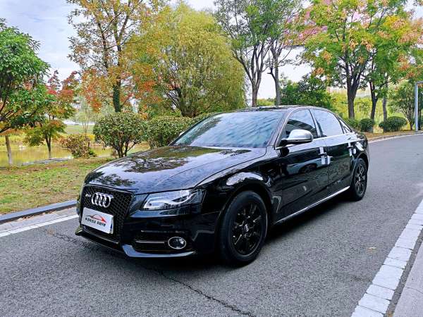 奥迪 奥迪A4L  2012款 2.0 TFSI 自动标准型