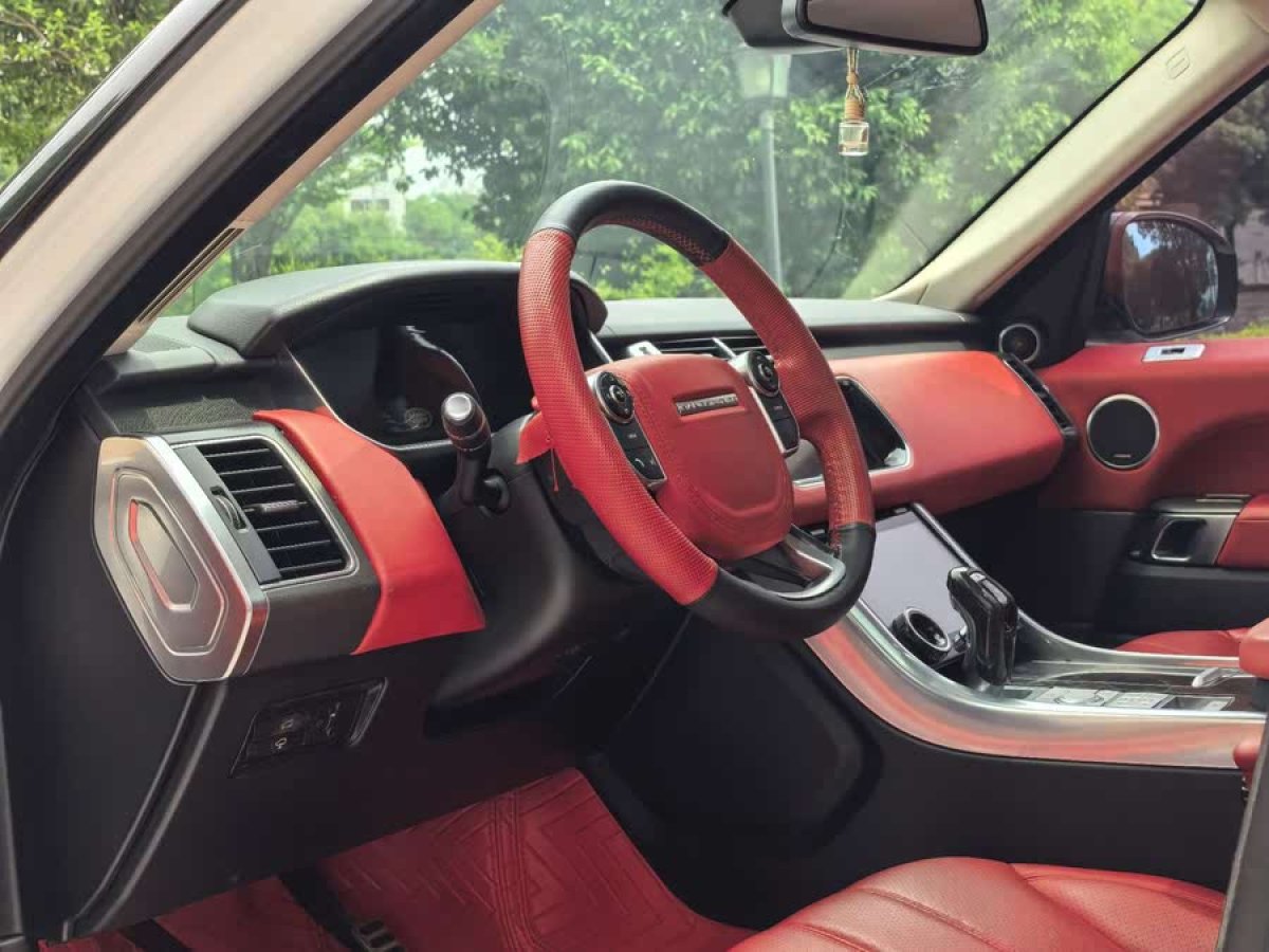 路虎 攬勝運(yùn)動版  2015款 3.0 V6 SC HSE DYNAMIC圖片