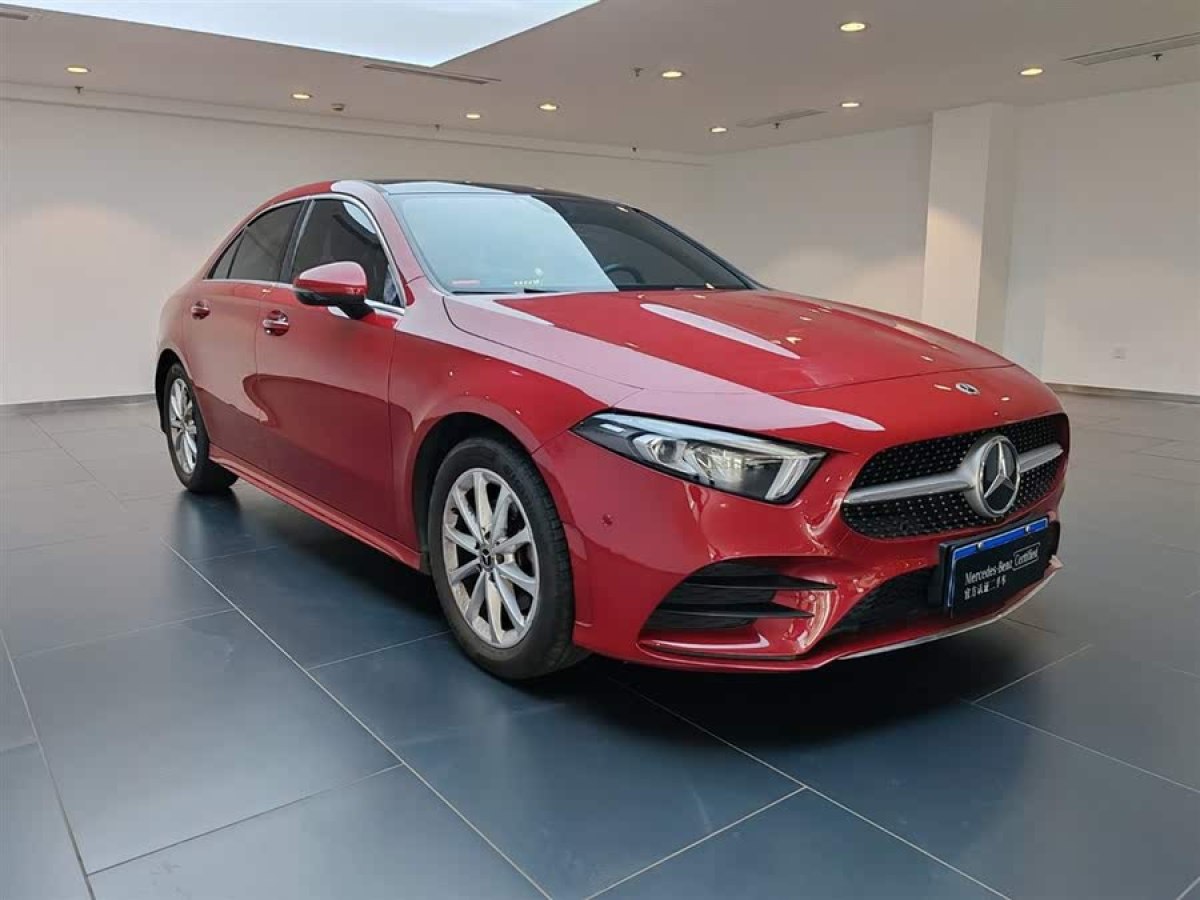 奔馳 奔馳A級  2021款 A 200 L 運(yùn)動(dòng)轎車動(dòng)感型圖片