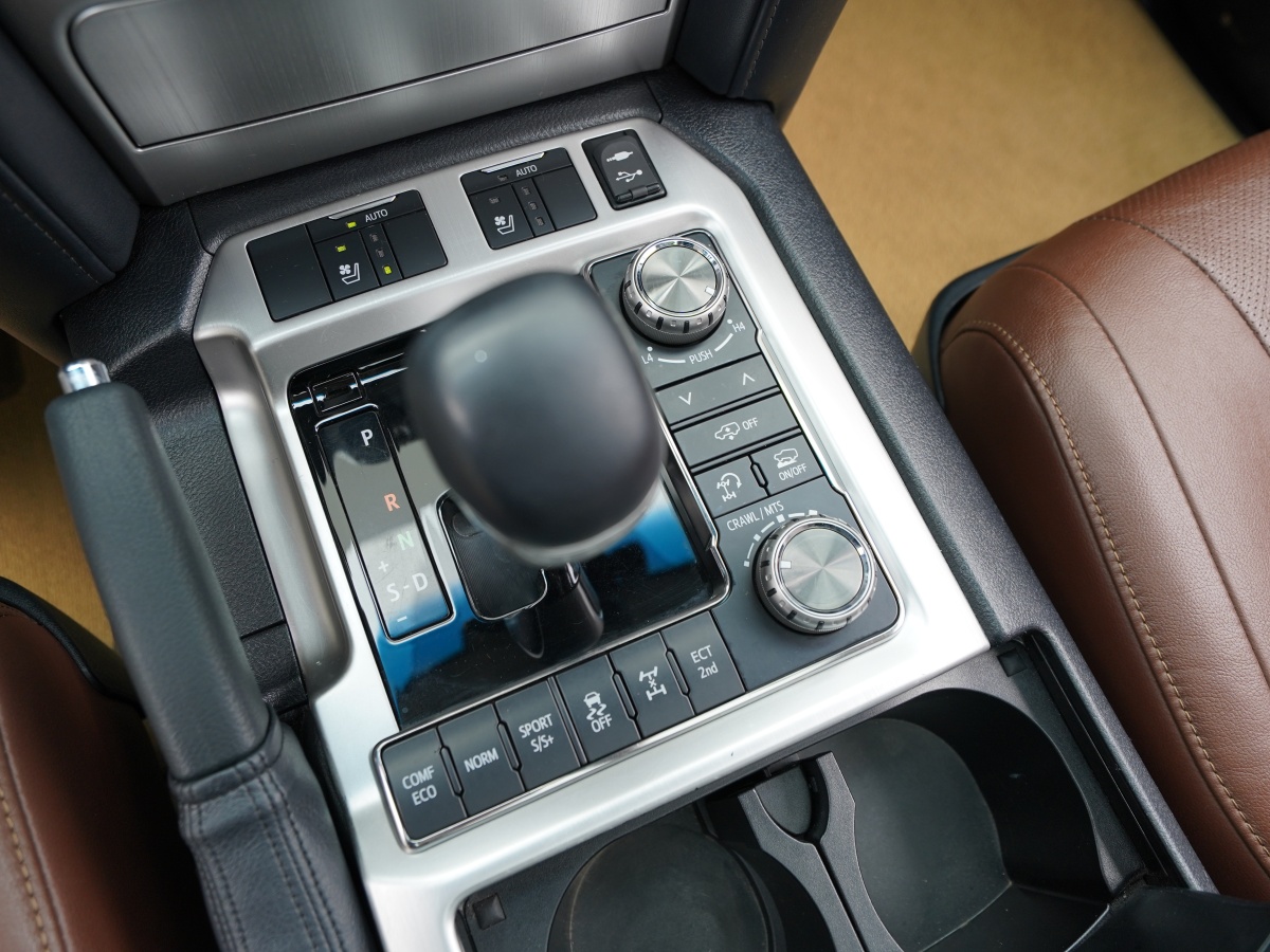 豐田 蘭德酷路澤  2018款 5.7L VX-R 12氣 底升(中東版)圖片
