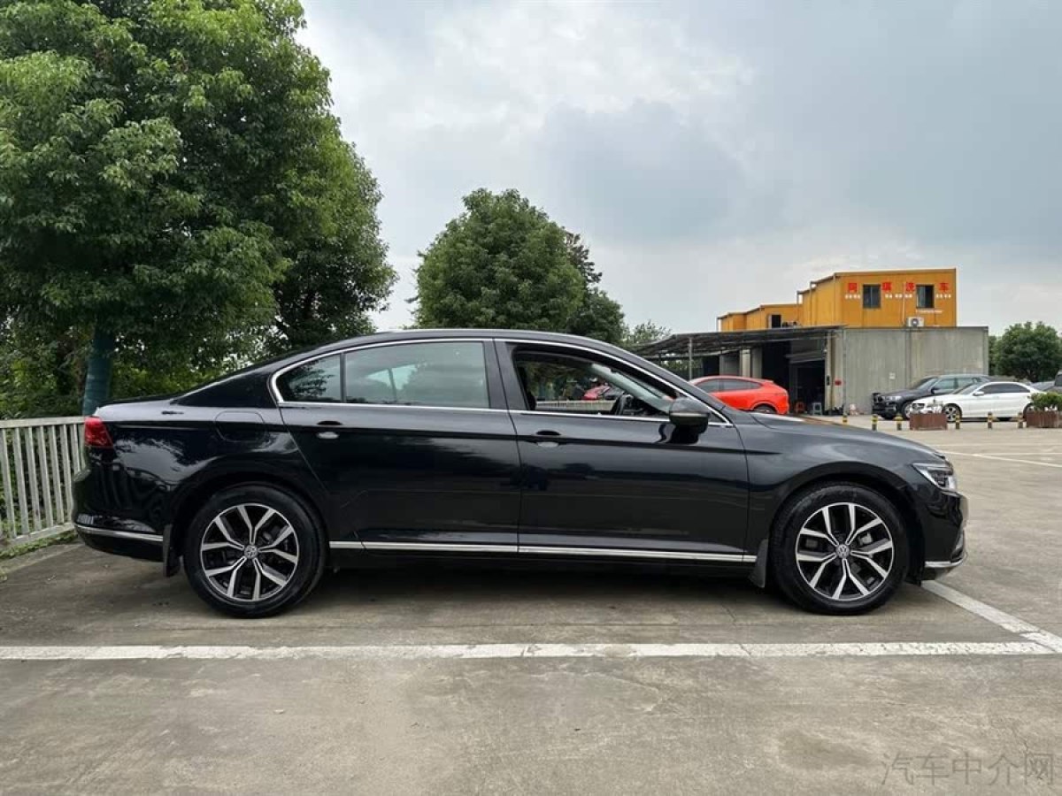 大眾 邁騰  2021款 330TSI DSG 30周年紀(jì)念版圖片