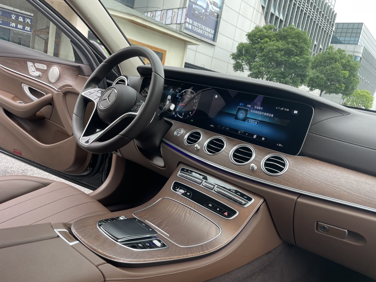 奔馳 奔馳E級(jí)  2023款 E 300 L 豪華型圖片