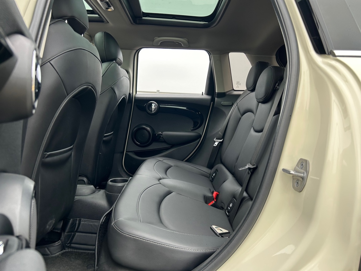 MINI MINI  2021款 1.5T COOPER 經(jīng)典派 五門版圖片