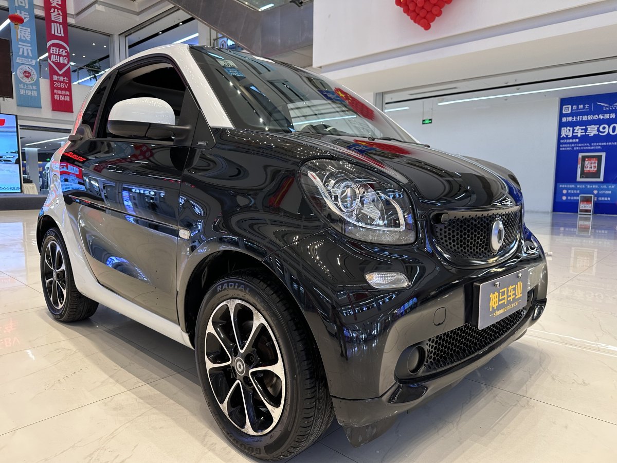 2016年5月smart fortwo  2015款 1.0L 52千瓦硬頂激情版