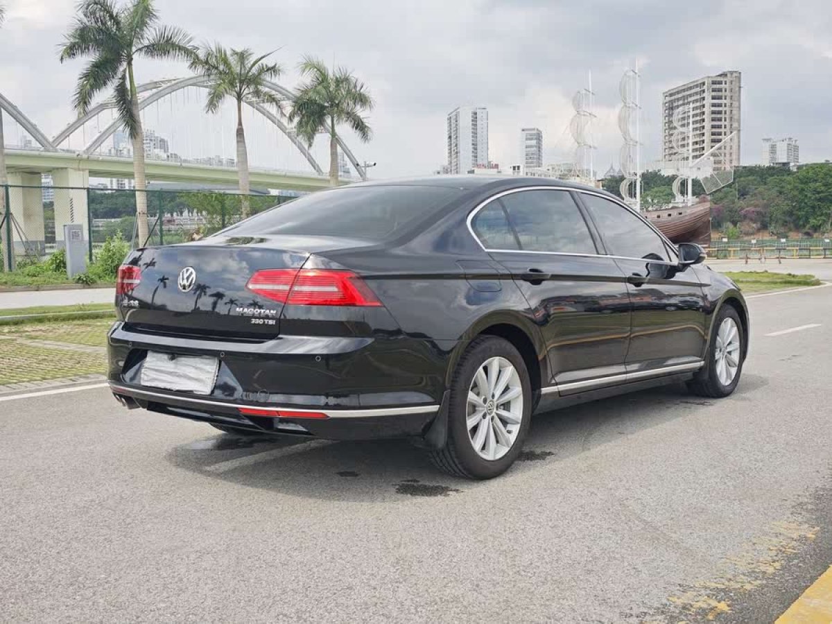 大眾 邁騰  2018款 330TSI DSG 領(lǐng)先型圖片