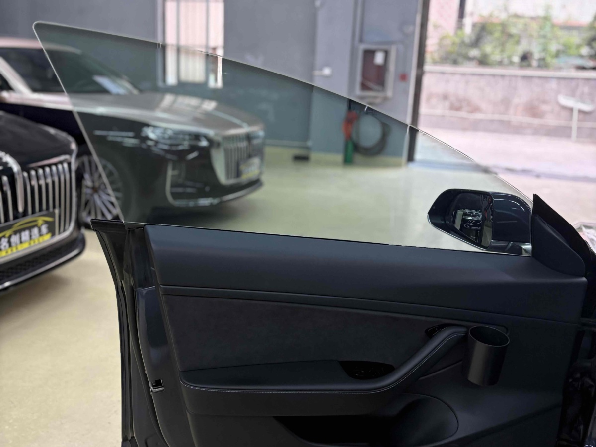 特斯拉 Model 3  2020款 改款 標(biāo)準(zhǔn)續(xù)航后驅(qū)升級(jí)版圖片
