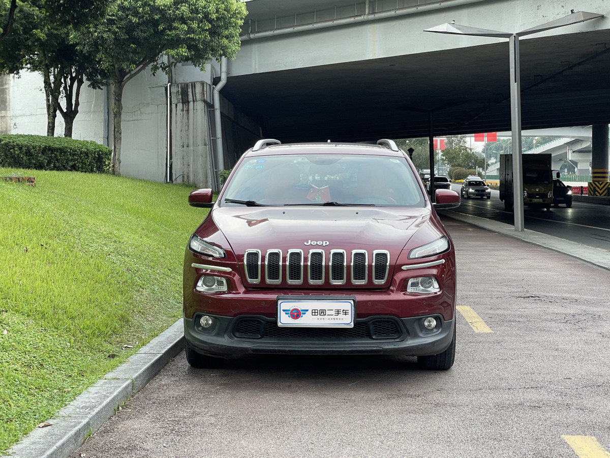 Jeep 自由光  2016款 2.4L 領(lǐng)先版圖片